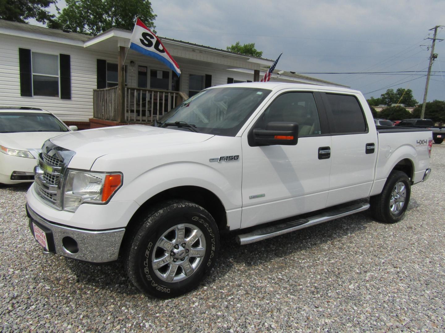 2014 White /Tan Ford F-150 FX4 SuperCrew 5.5-ft. Bed 4WD (1FTFW1ET1EF) with an 3.5L V6 TURBO engine, Automatic transmission, located at 15016 S Hwy 231, Midland City, AL, 36350, (334) 983-3001, 31.306210, -85.495277 - Photo#2